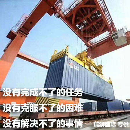 深圳港位于珠江口以東，南海大亞灣以西的深圳市兩翼。深圳市的海岸線被香港九龍半島分成東西兩部分，因而深圳港分為西部港區(qū)和東部港區(qū)。